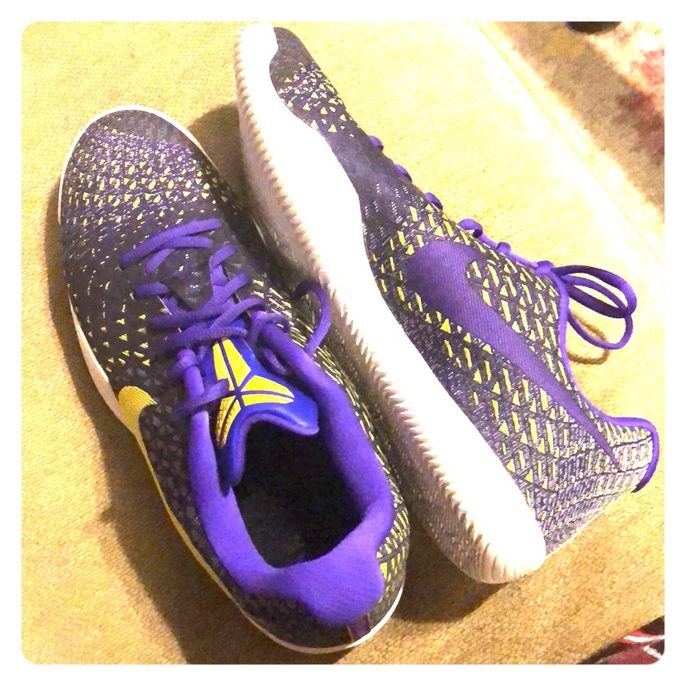 Nike Mambas